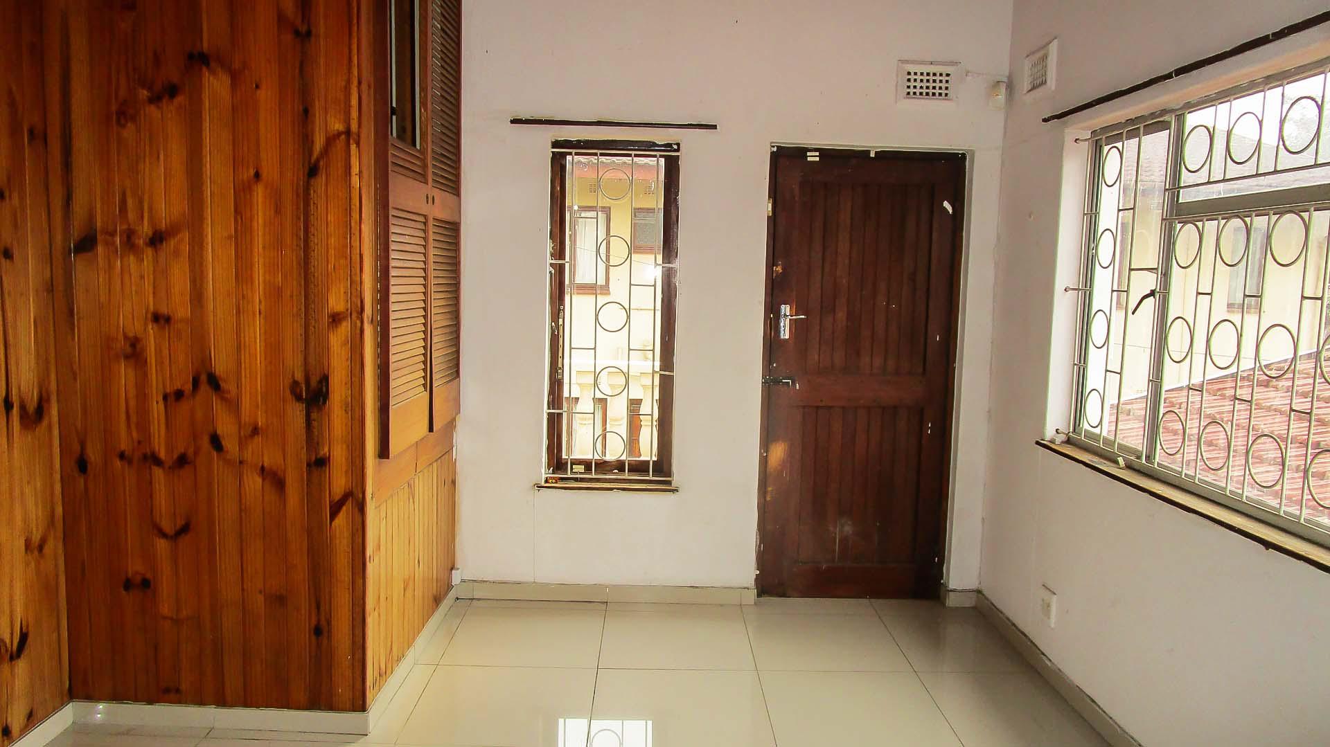 Rooms - 33 square meters of property in Reservoir Hills KZN