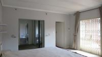 Main Bedroom - 18 square meters of property in Vorna Valley