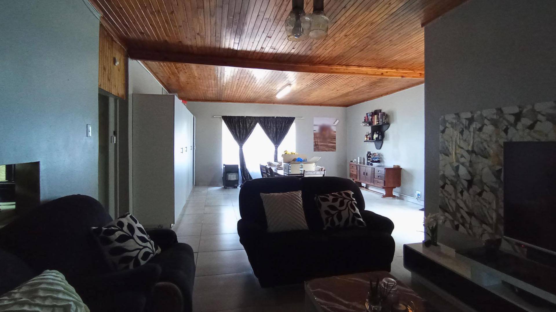 Lounges - 61 square meters of property in Pretoria North