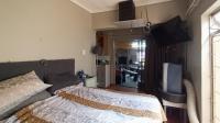Bed Room 1 - 18 square meters of property in Pretoria North