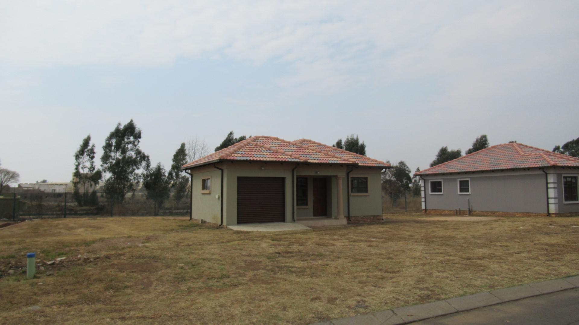Front View of property in Strubenvale