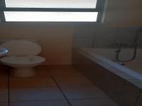 Bathroom 1 - 5 square meters of property in Strubenvale