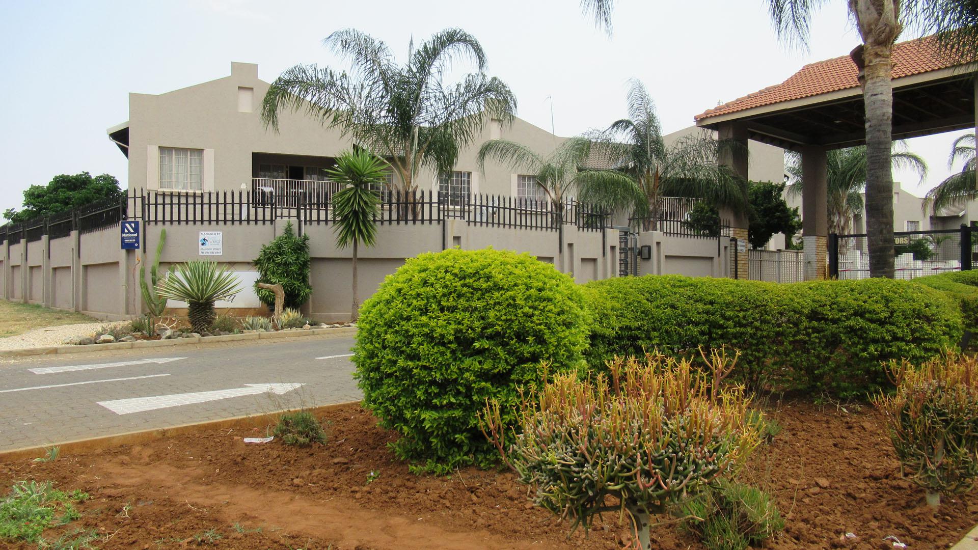 Front View of property in Waterval East