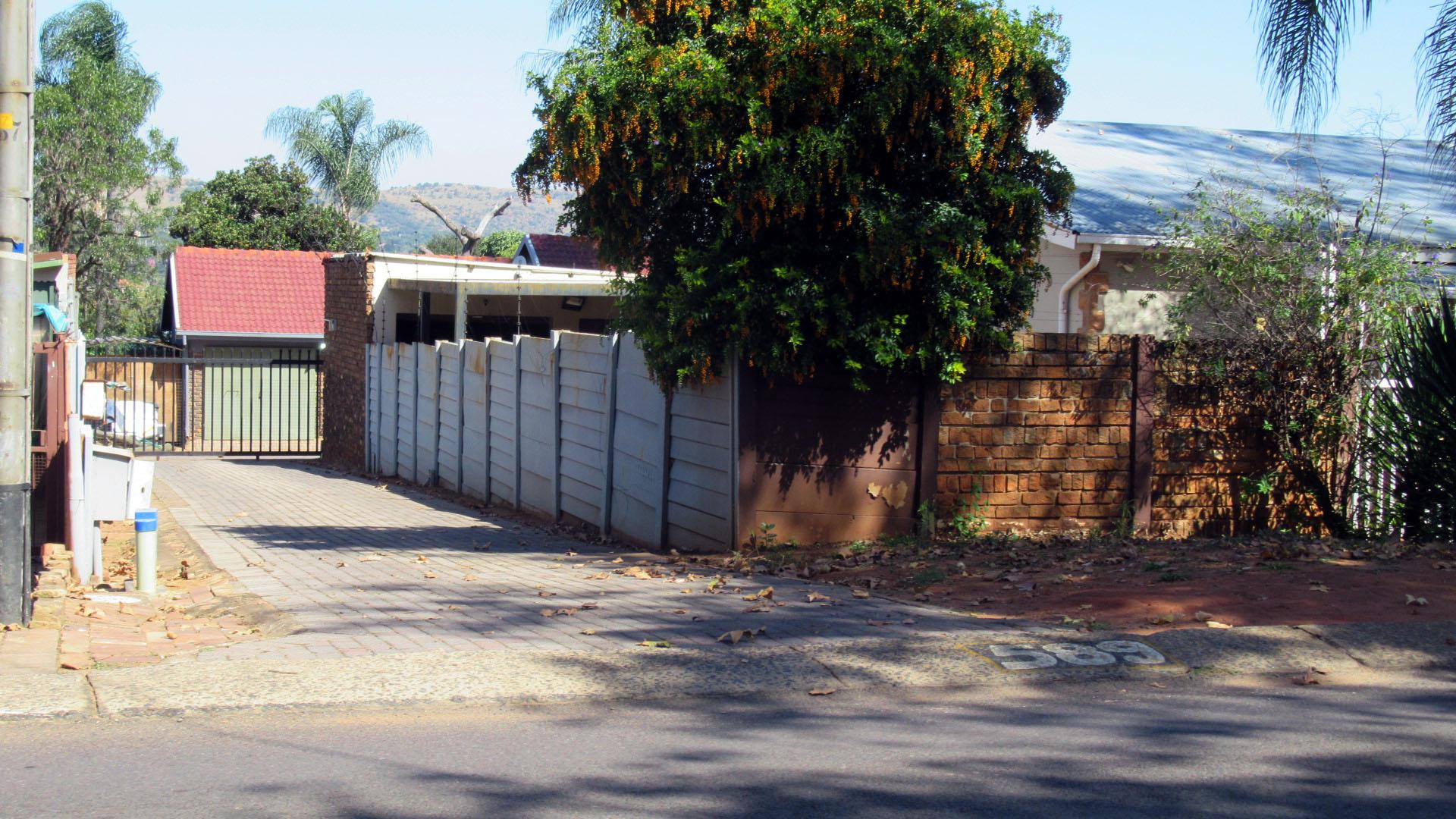 Front View of property in Mountain View