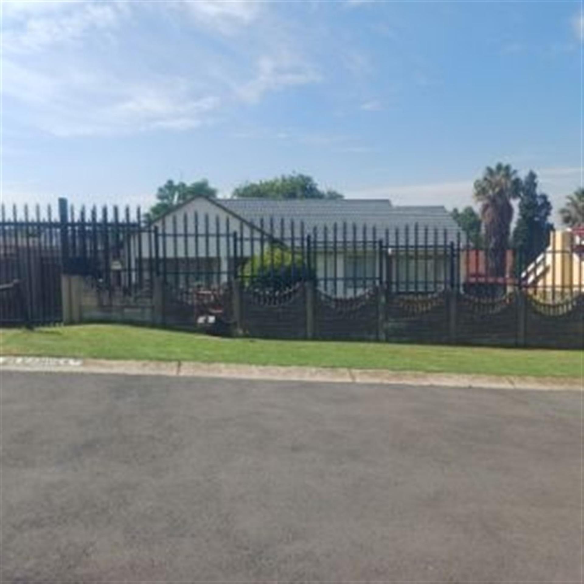 Front View of property in Lindhaven