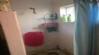 Bathroom 1 - 12 square meters of property in Philippolis