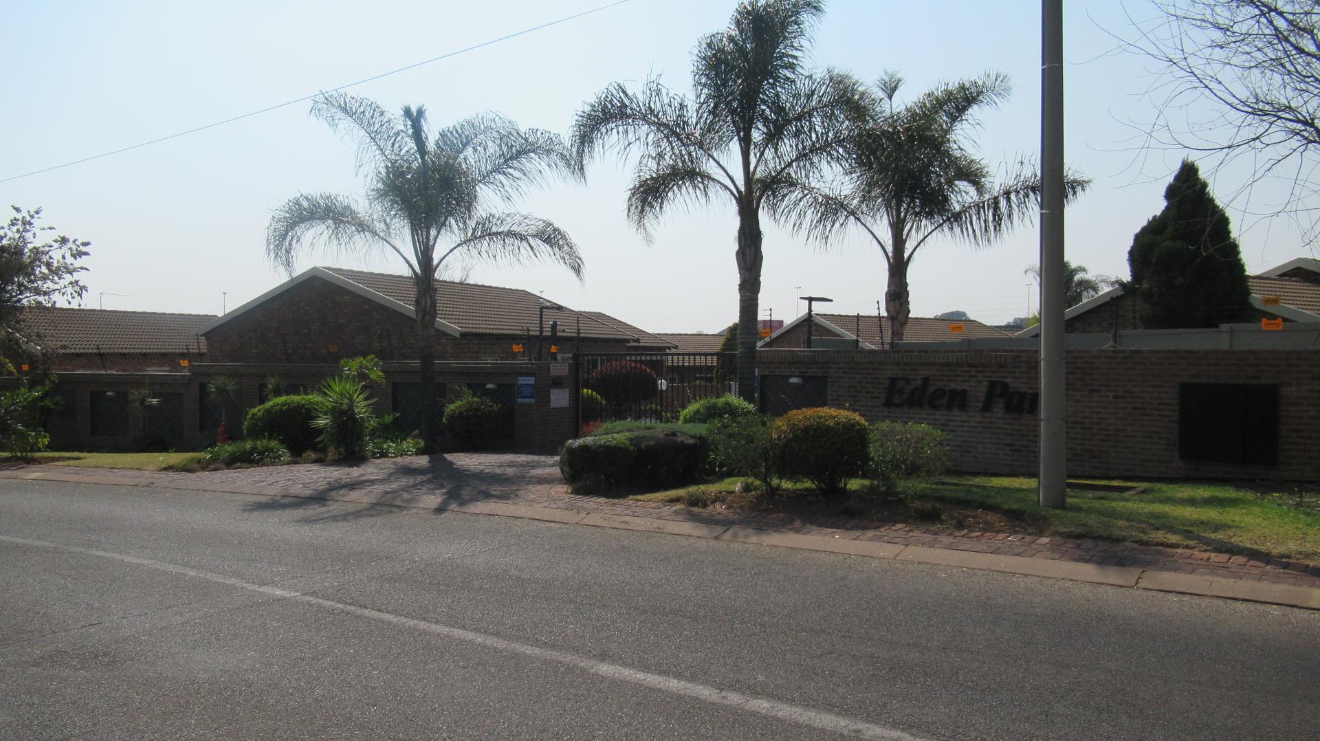 Front View of property in Allen’s Nek