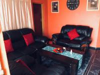 Lounges - 13 square meters of property in Tembisa