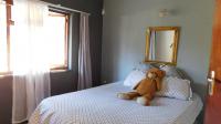 Bed Room 2 - 14 square meters of property in Amanzimtoti 