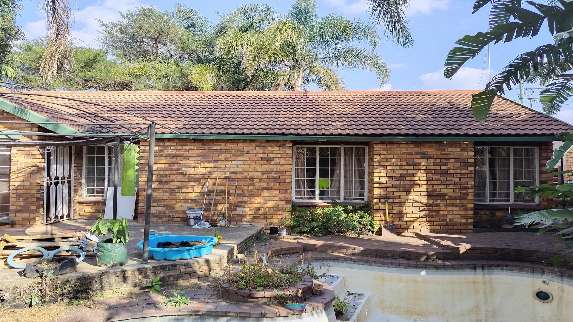 Front View of property in North Riding A.H.