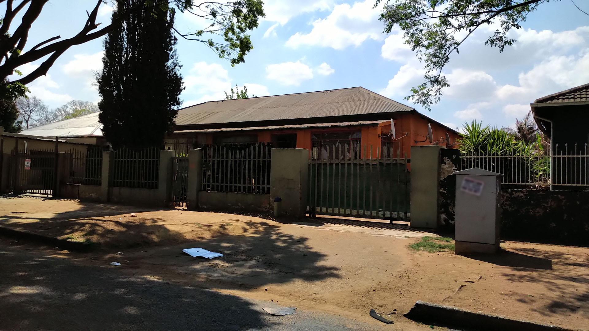 Front View of property in Boksburg North