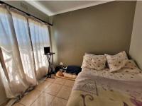Bed Room 1 - 15 square meters of property in Bonaero Park