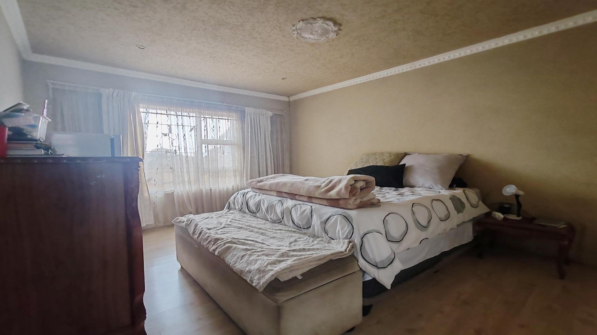 Main Bedroom of property in Sharon Park