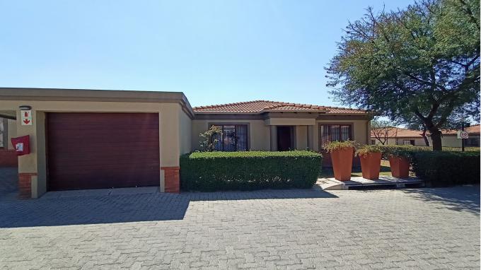 3 Bedroom Sectional Title for Sale For Sale in Noordwyk - Private Sale - MR471610
