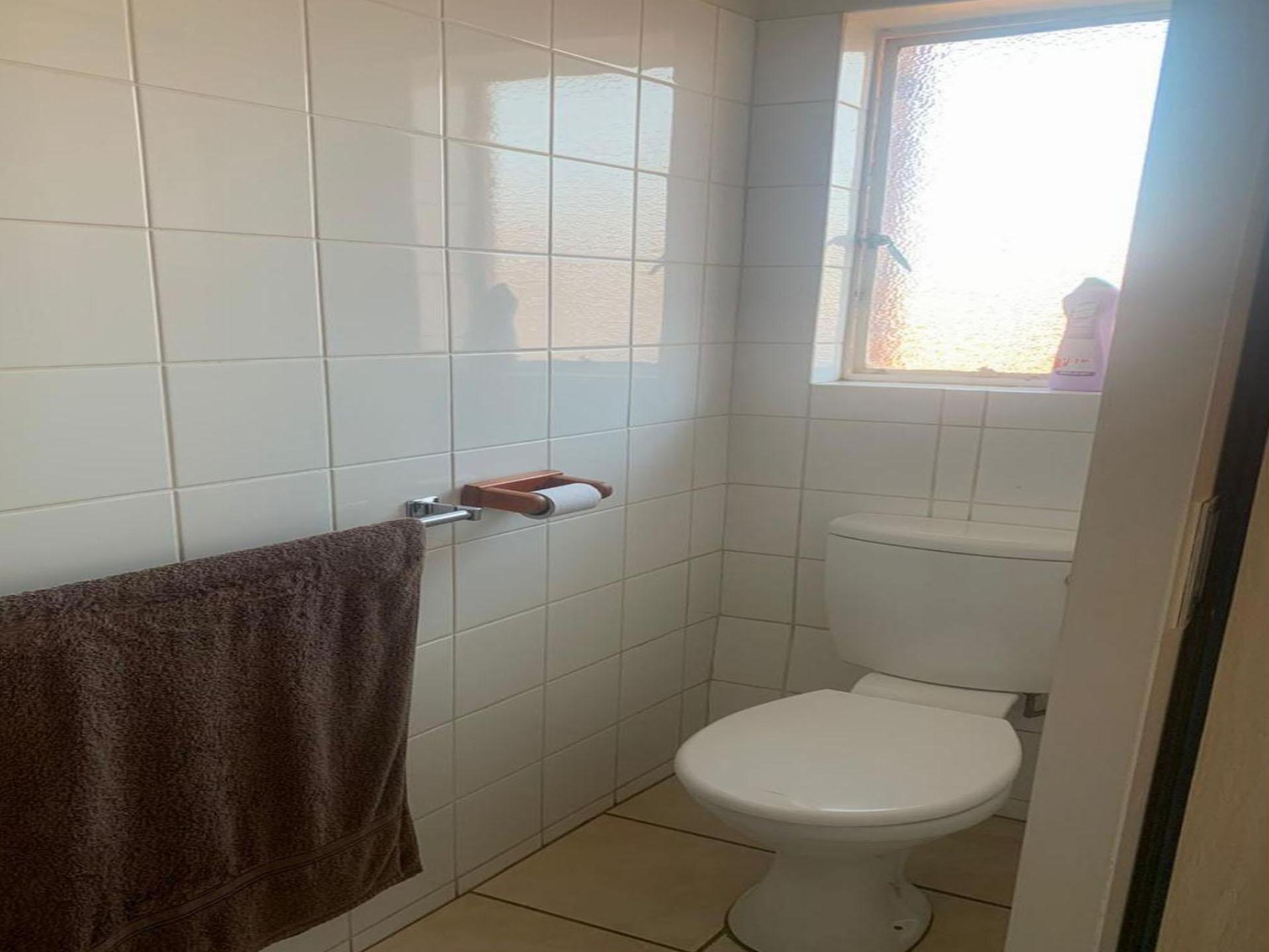 Bathroom 2 of property in Potchefstroom