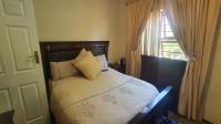 Bed Room 1 of property in Maroeladal