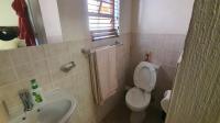 Bathroom 1 of property in Maroeladal