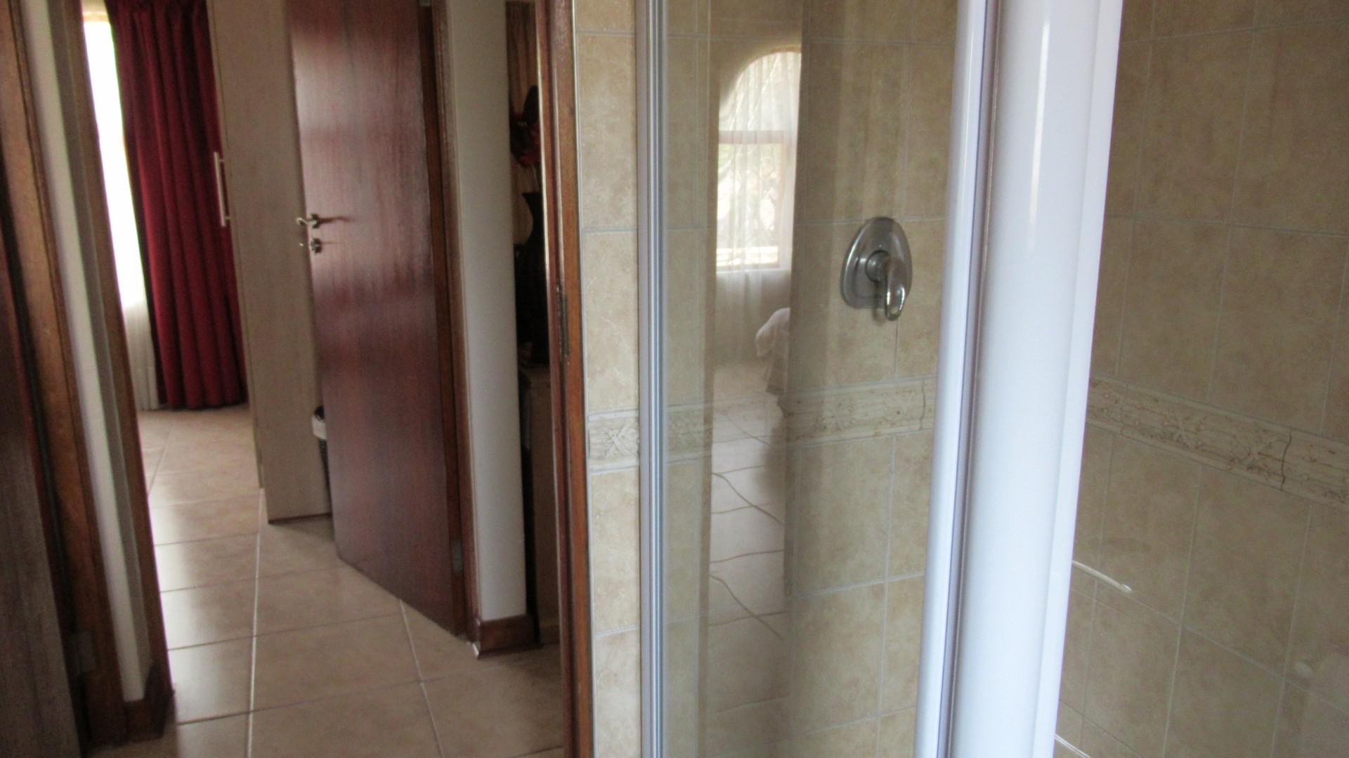 Bathroom 1 - 6 square meters of property in Heidelberg - GP