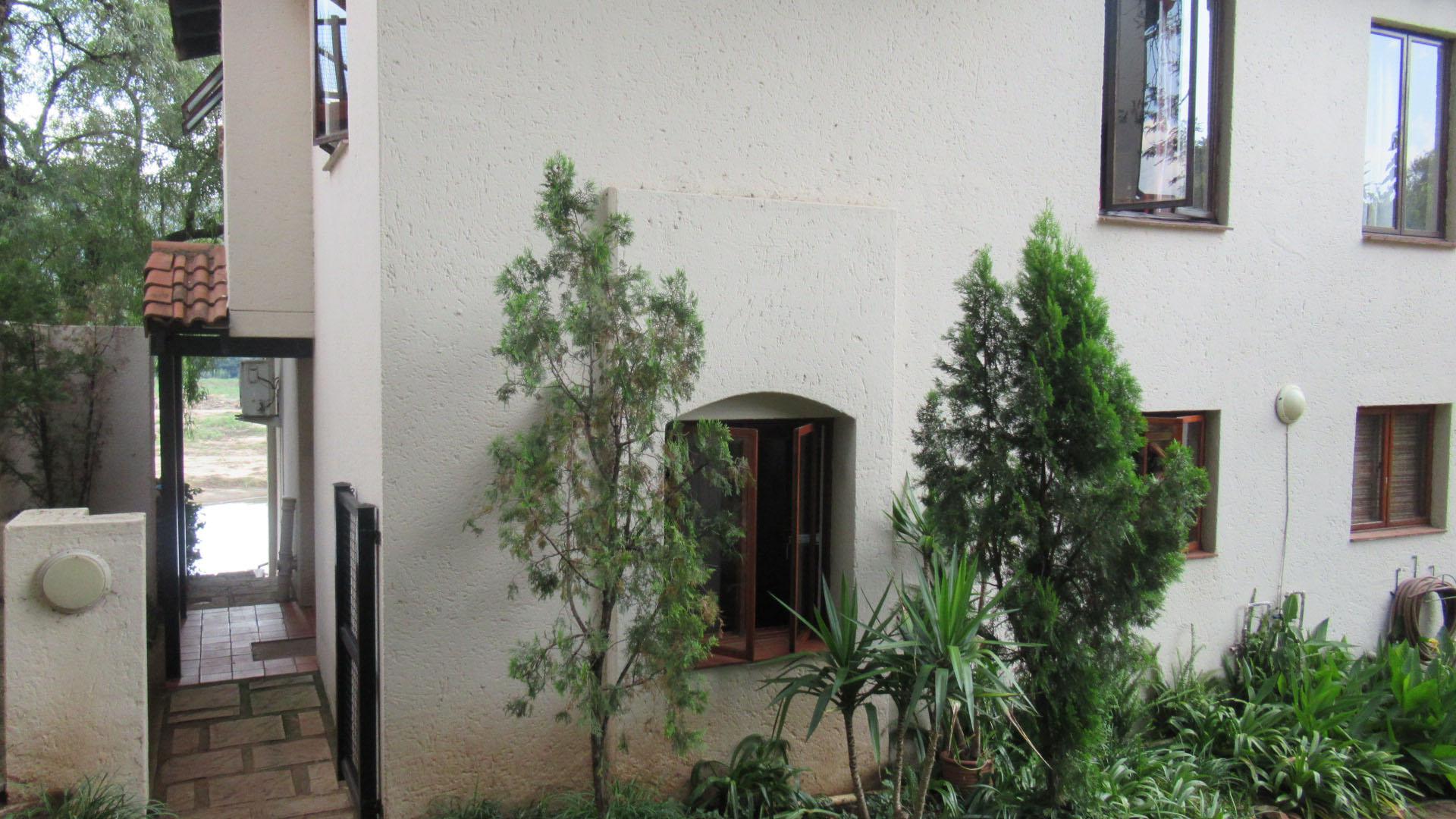 Front View of property in Hartbeespoort