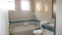 Bathroom 1 - 2 square meters of property in Hartbeespoort