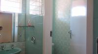 Bathroom 2 - 3 square meters of property in Kew