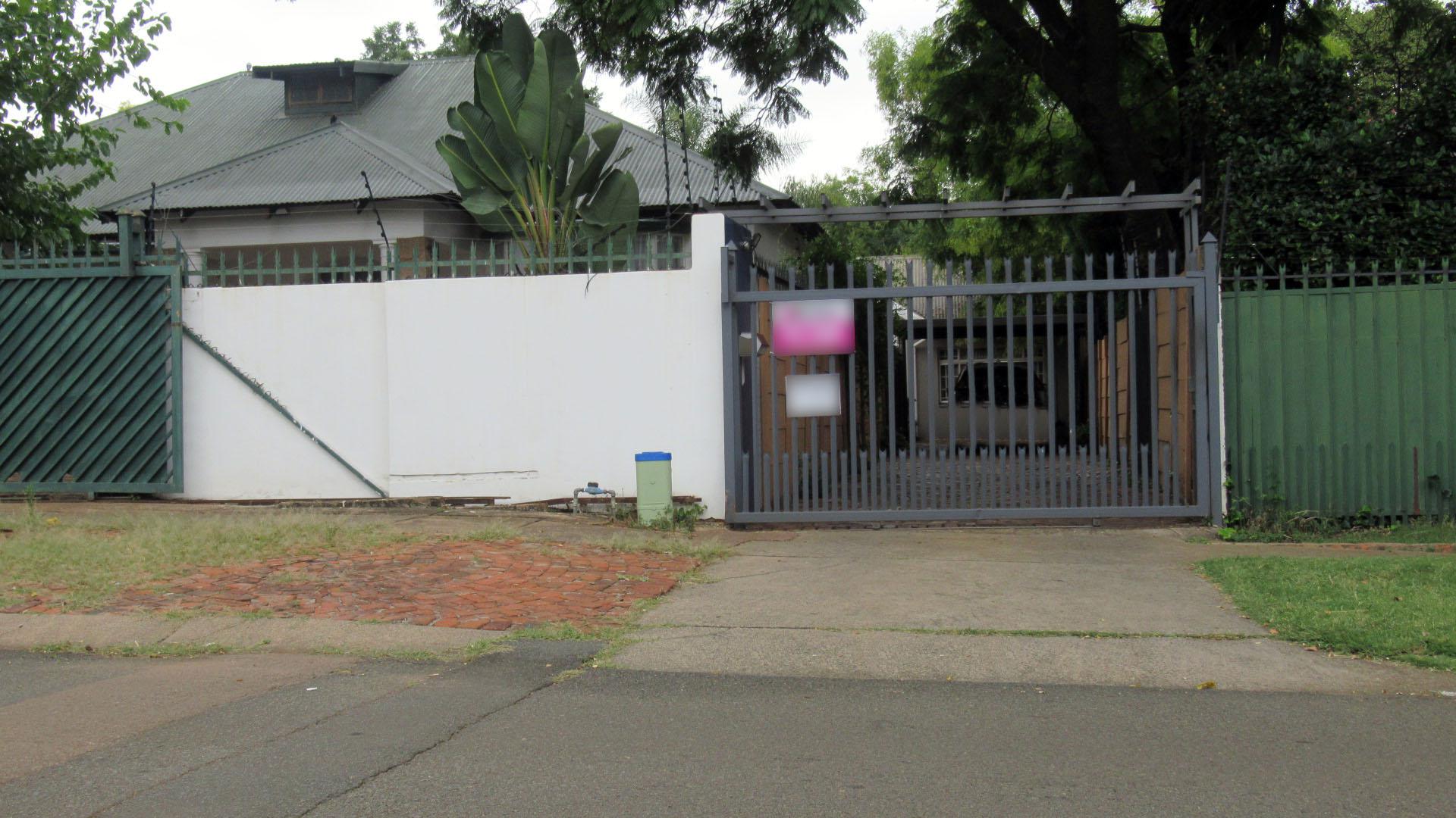 Front View of property in Sunnyside