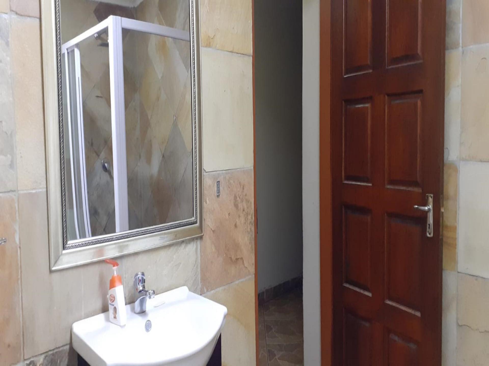 Bathroom 1 - 23 square meters of property in Evander
