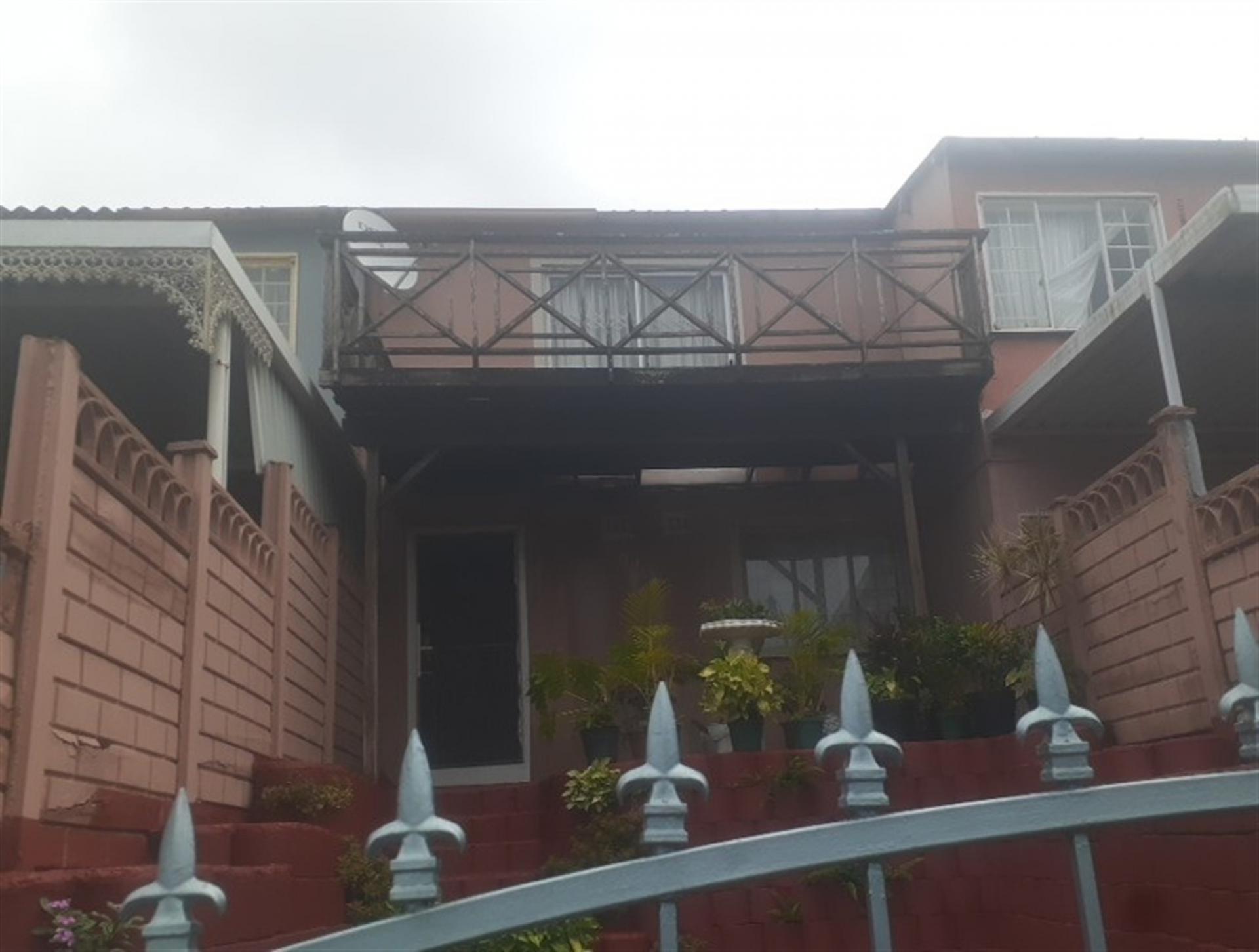 Front View of property in Grove End