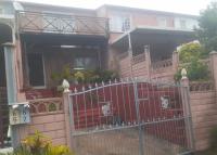Front View of property in Grove End