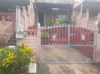 Front View of property in Grove End