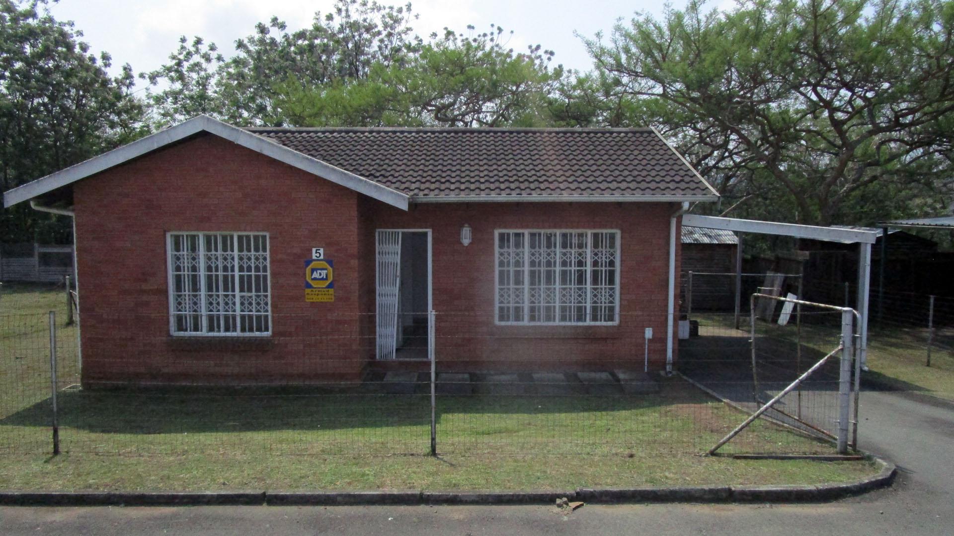 Front View of property in Lincoln Meade