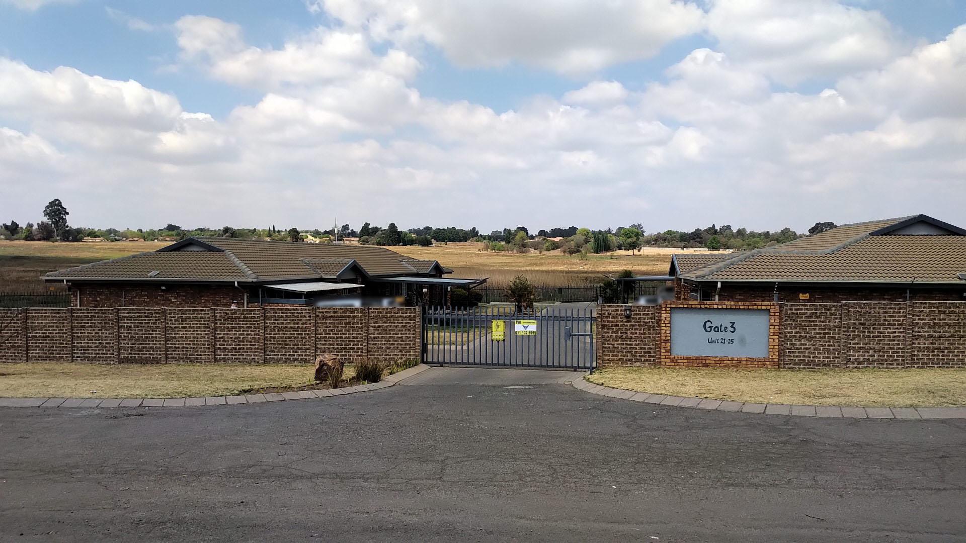 Front View of property in Crystal Park