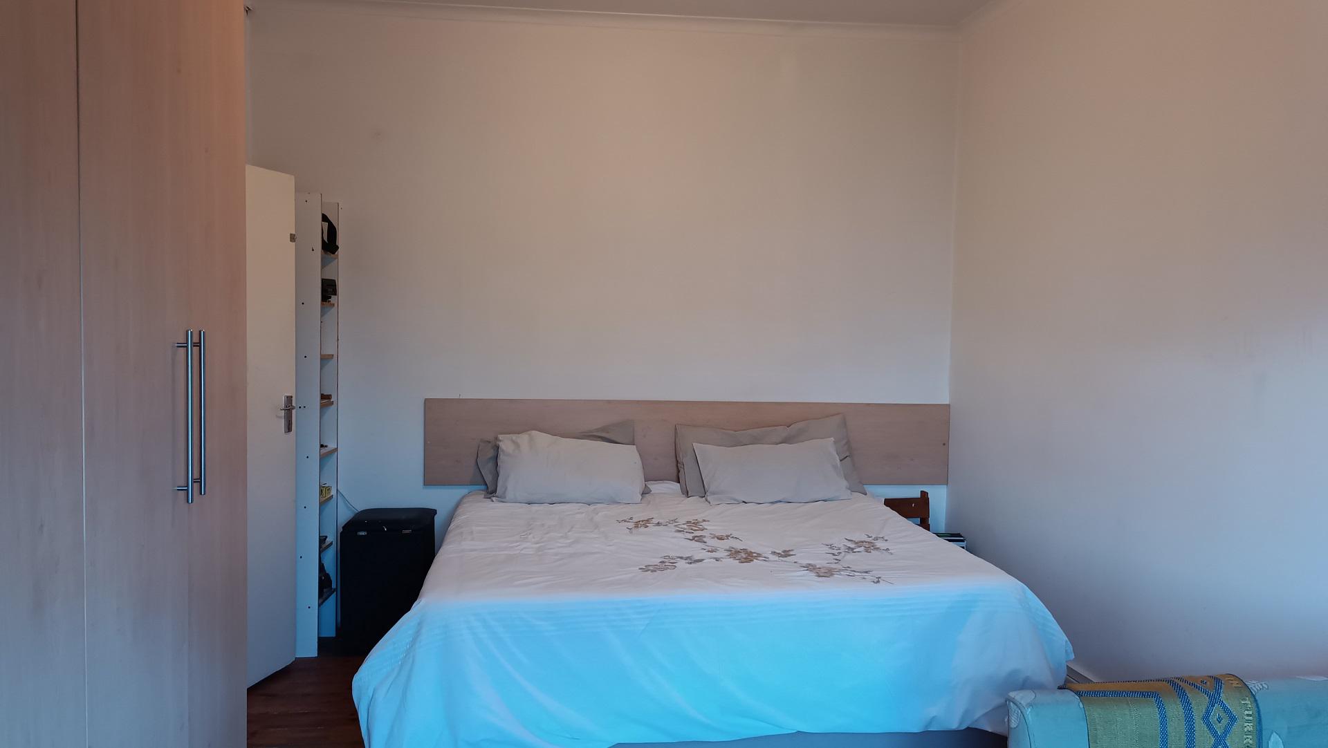 Bed Room 1 - 20 square meters of property in Churchill Estate