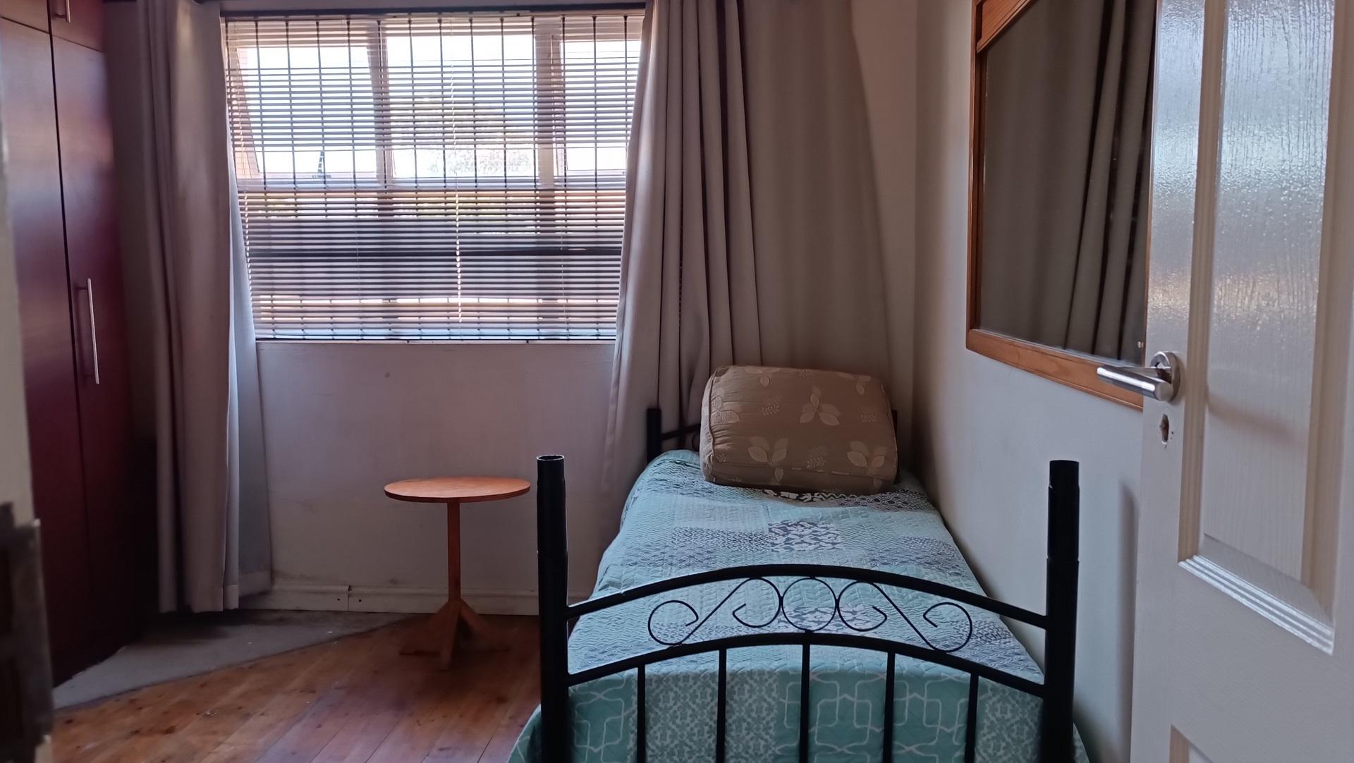 Bed Room 3 - 26 square meters of property in Churchill Estate