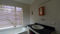 Bathroom 1 - 9 square meters of property in Vorna Valley