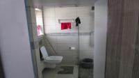 Bathroom 1 - 4 square meters of property in North Beach