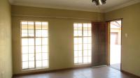 Lounges - 18 square meters of property in Secunda