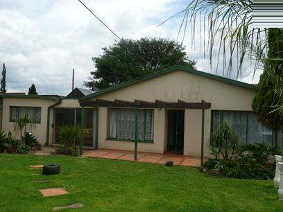 3 Bedroom Simplex for Sale For Sale in Booysens - Private Sale - MR47294