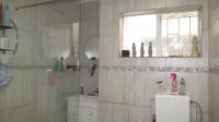 Bathroom 1 - 4 square meters of property in Kenmare