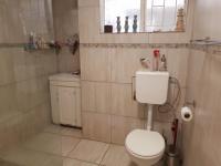 Bathroom 1 - 4 square meters of property in Kenmare