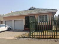 3 Bedroom 2 Bathroom Simplex for Sale for sale in South Crest