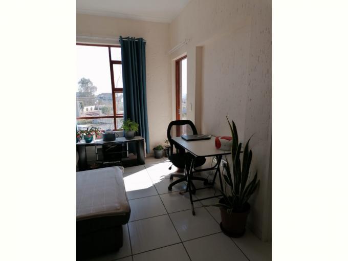 2 Bedroom Apartment for Sale For Sale in Sandton - MR473142