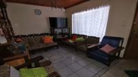 Lounges - 23 square meters of property in Robertson