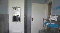 Main Bathroom - 8 square meters of property in Florida Park