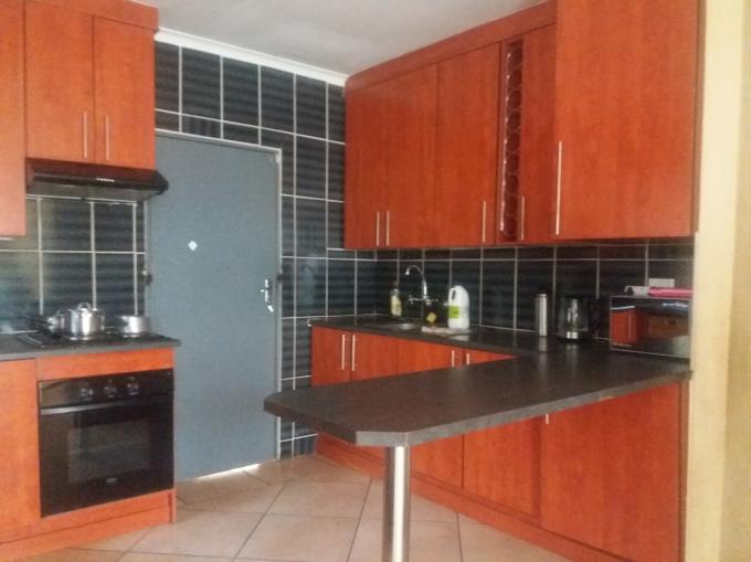 3 Bedroom House for Sale For Sale in Olievenhoutbos - MR473744
