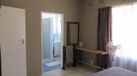 Bed Room 1 - 15 square meters of property in Beverley Gardens