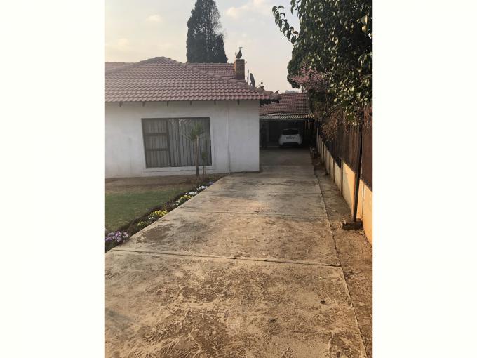 1 Bedroom Open Plan Bachelor/Studio Apartment to Rent in Lindhaven - Property to rent - MR473953