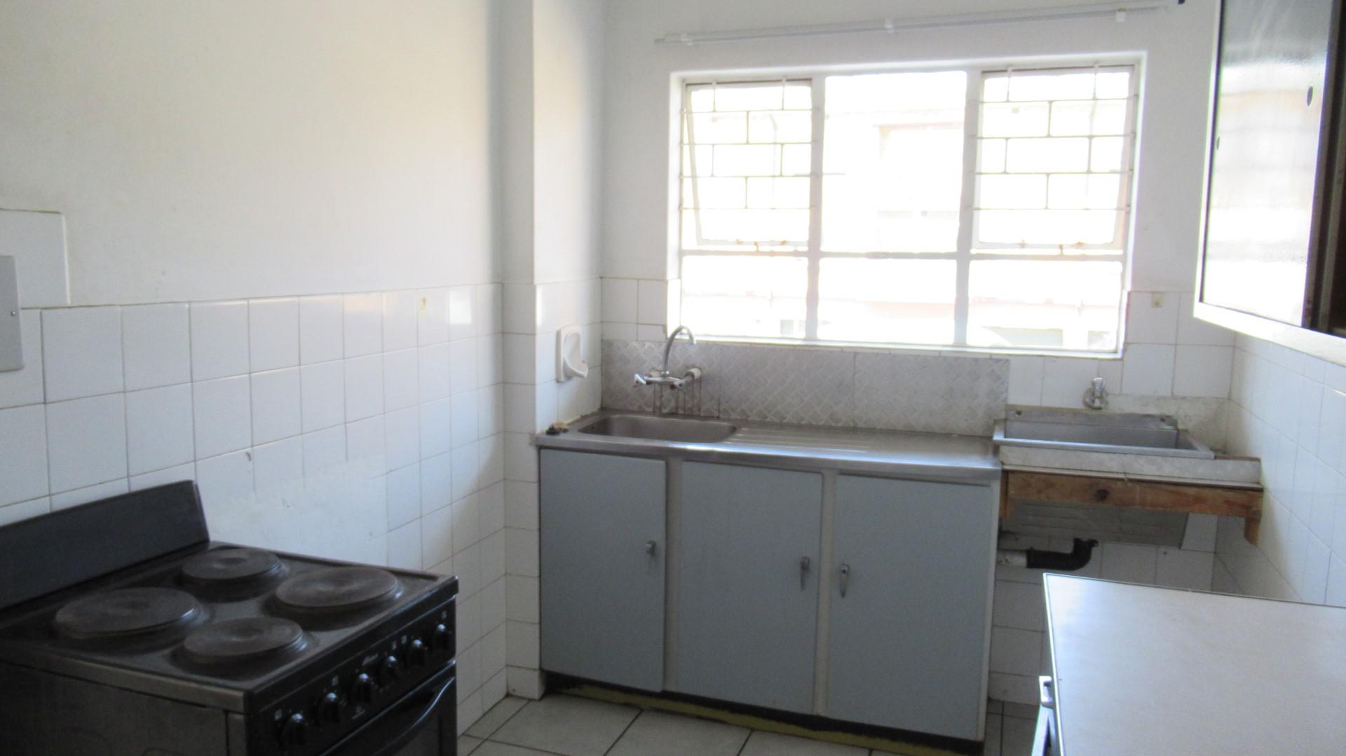 Kitchen - 10 square meters of property in Vanderbijlpark