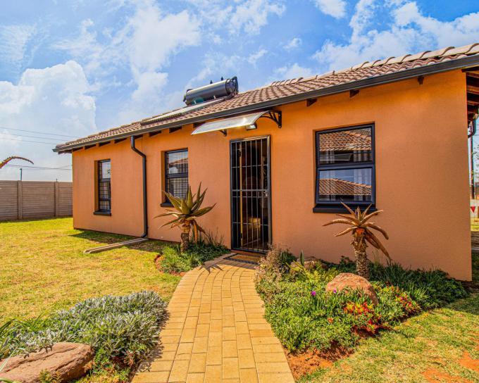 3 Bedroom House for Sale For Sale in Protea Glen - MR474058