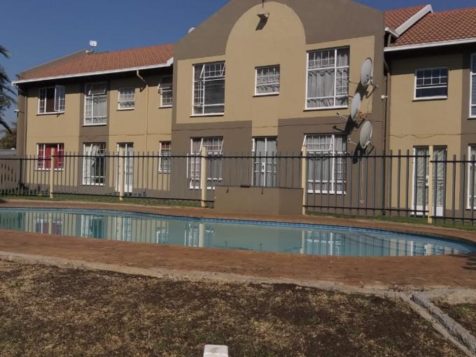 3 Bedroom Apartment for Sale For Sale in Verwoerdpark - MR474578